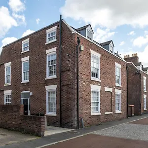 - Beautiful Loft With Parking Chester